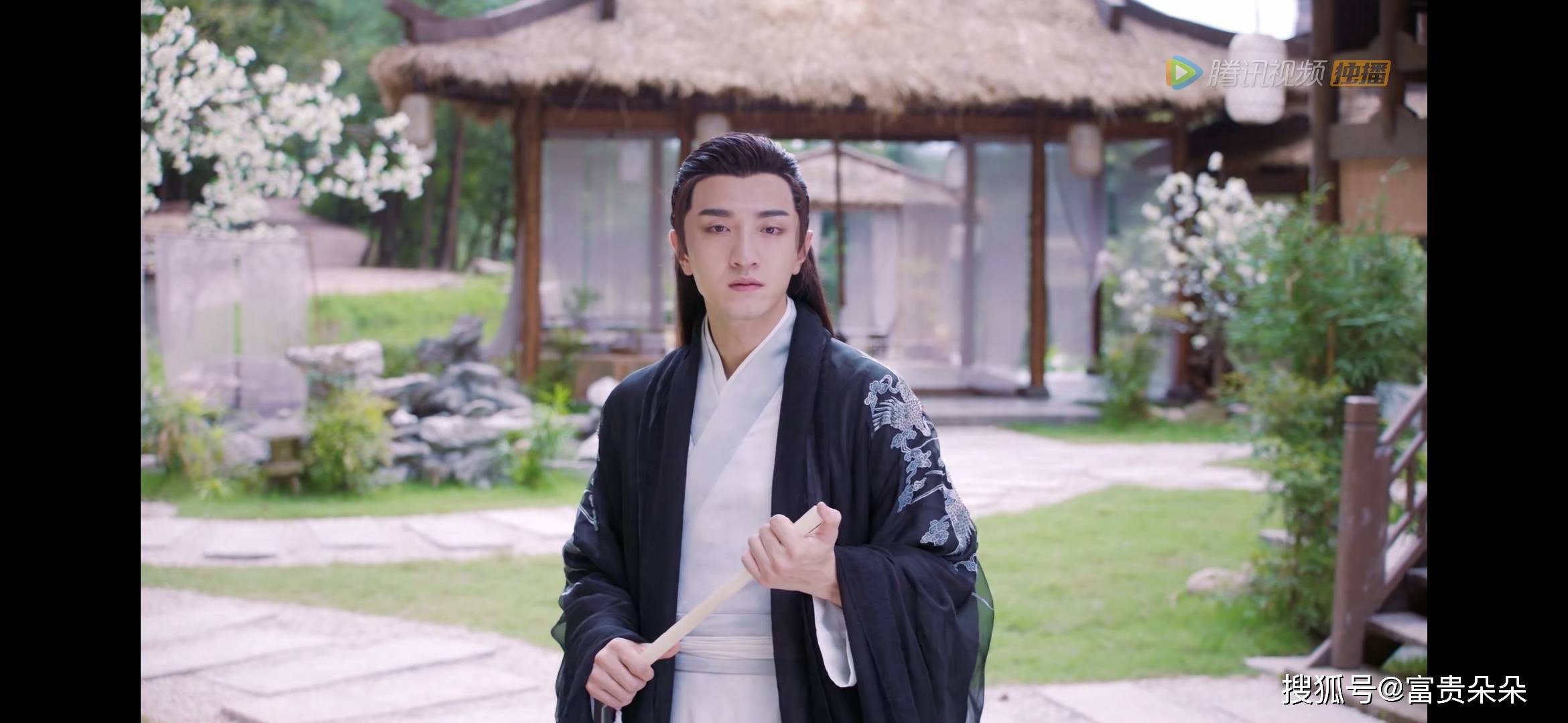 今夕何夕开播收视不俗良心制作服饰考究全剧水墨风另辟蹊径