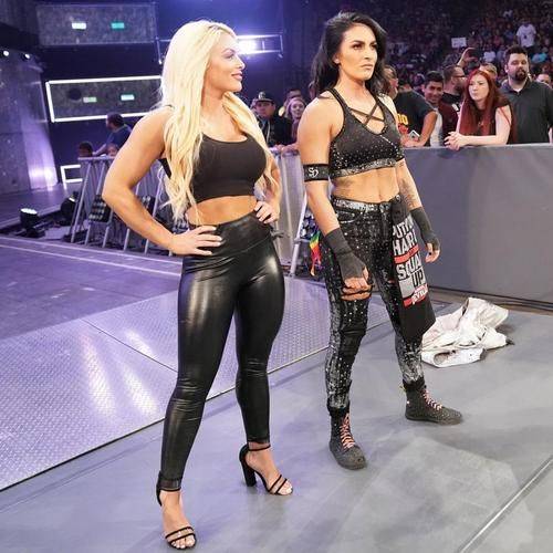 她在2020年的巅峰可能是就是曼迪·罗斯(mandy rose)的故事情节,最终
