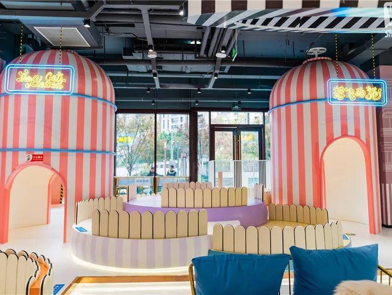 500m的「猫咪游乐园」,30 只喵rua到手软!