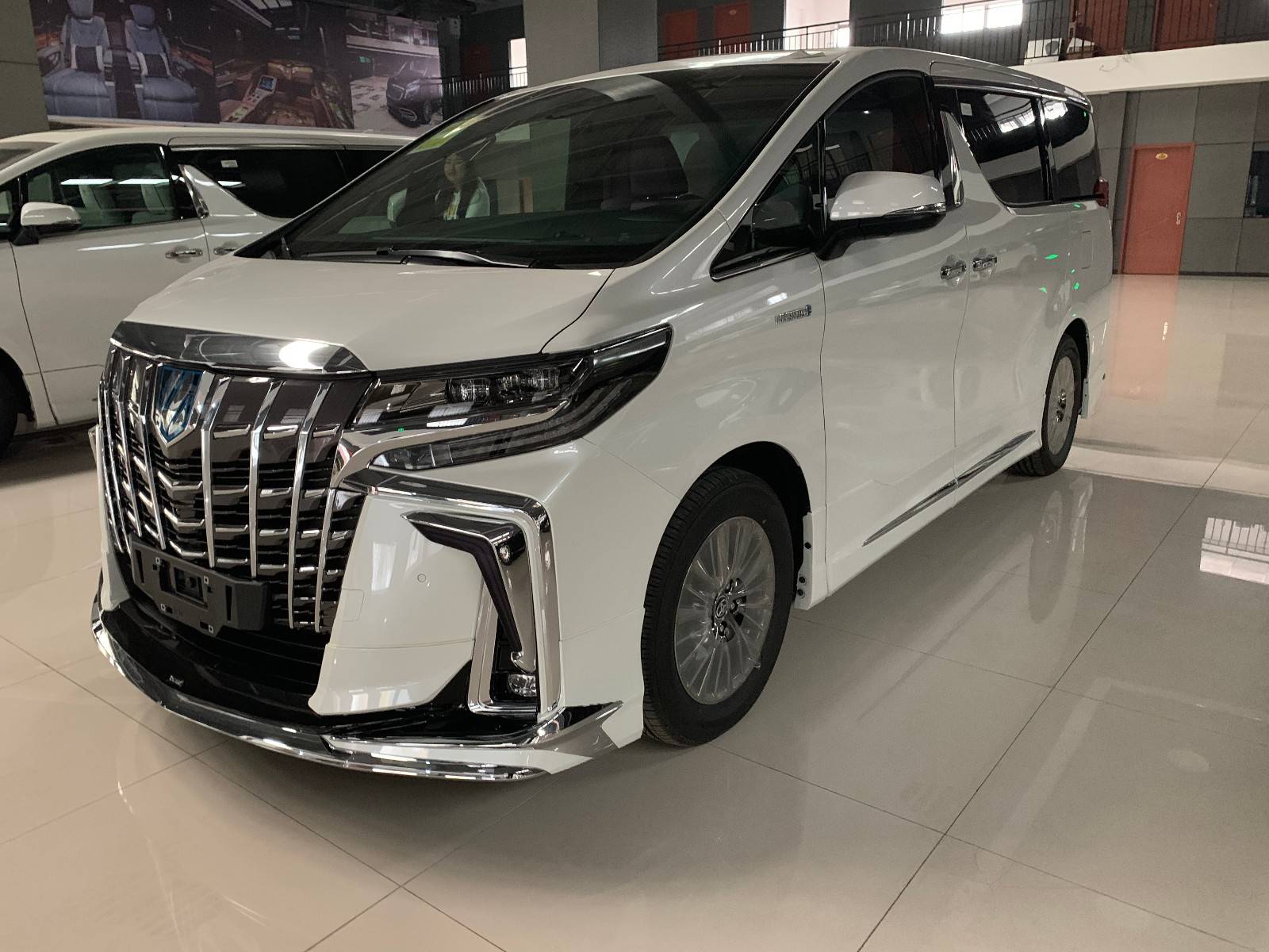 20款丰田埃尔法顶级七座mpv特价直惠