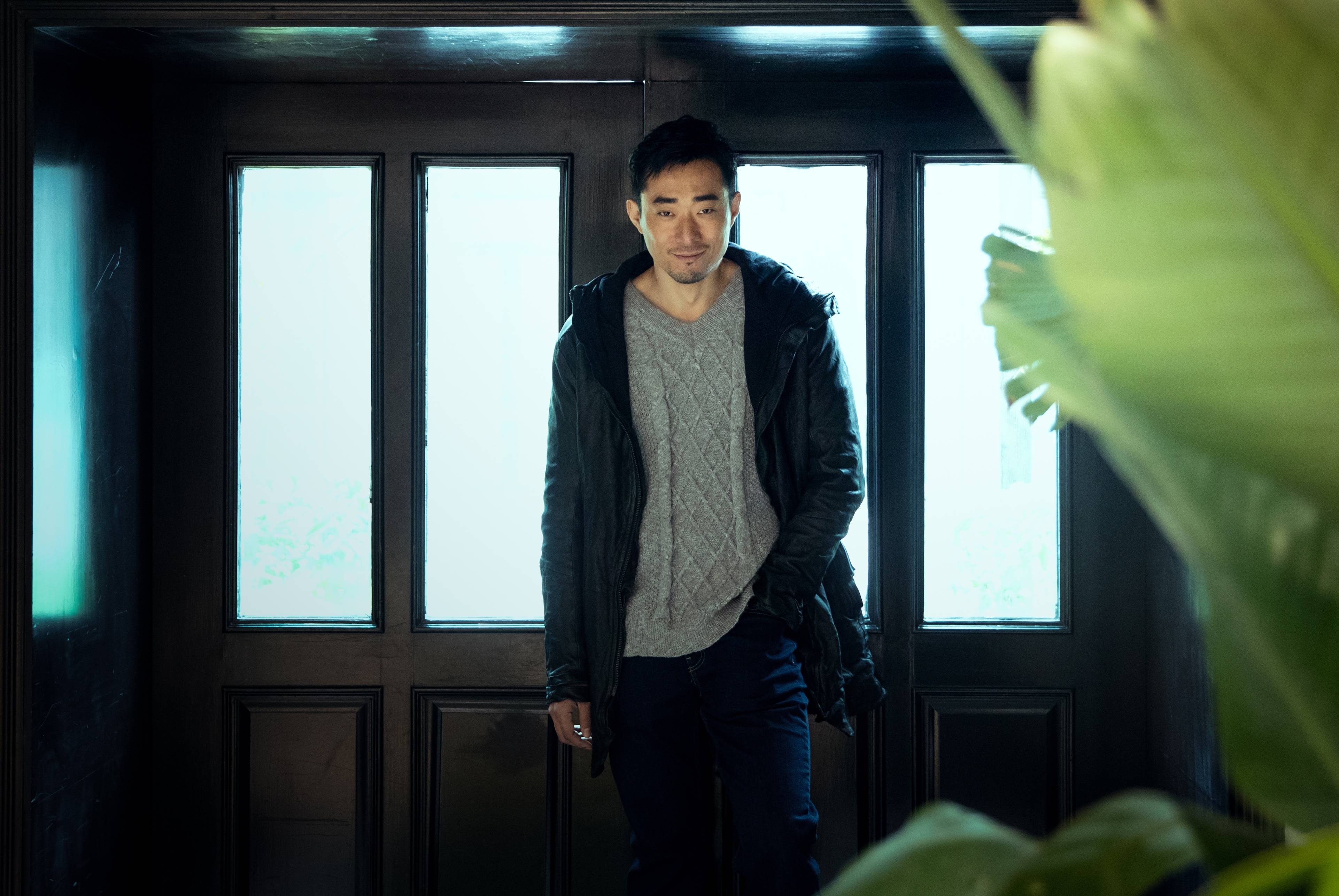 组图:胡子程户外大片曝光 随性诠释"硬汉笑"