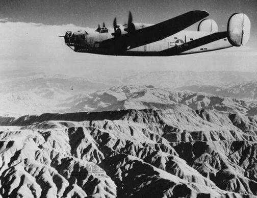 驼峰航线:二战中最危险的空中运输线,中国坚持抗战的空中生命线