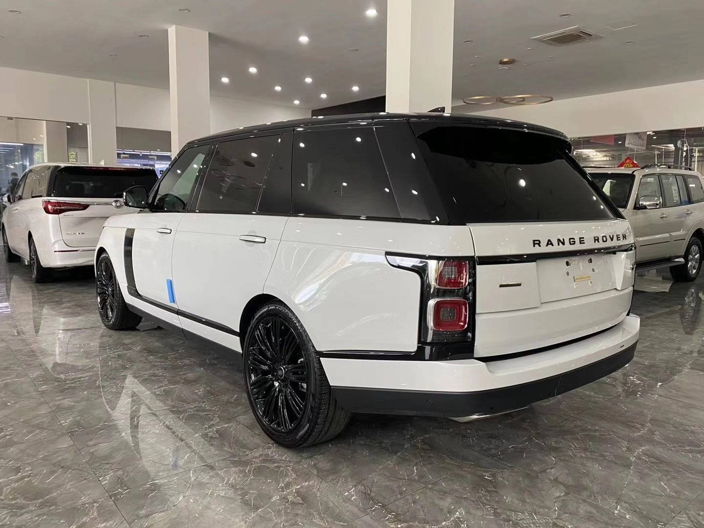 路虎揽胜行政加长版3.0t配置 津港特促