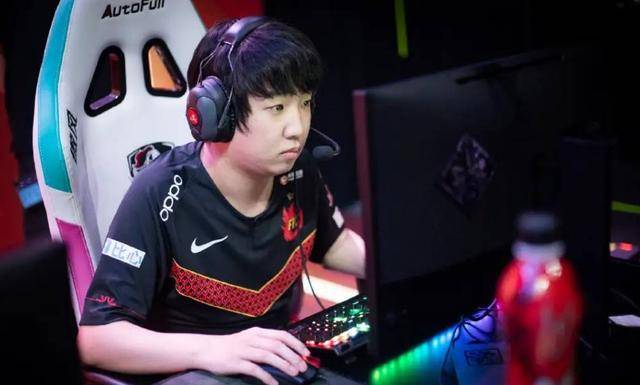 可汗加入dwg战队,紧追冠军队伍步伐!_khan