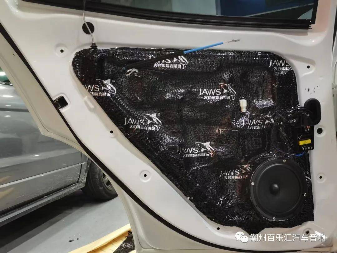 奔驰音响改装效果如何?这辆奔驰gla很有话语权,声音太"正"了!