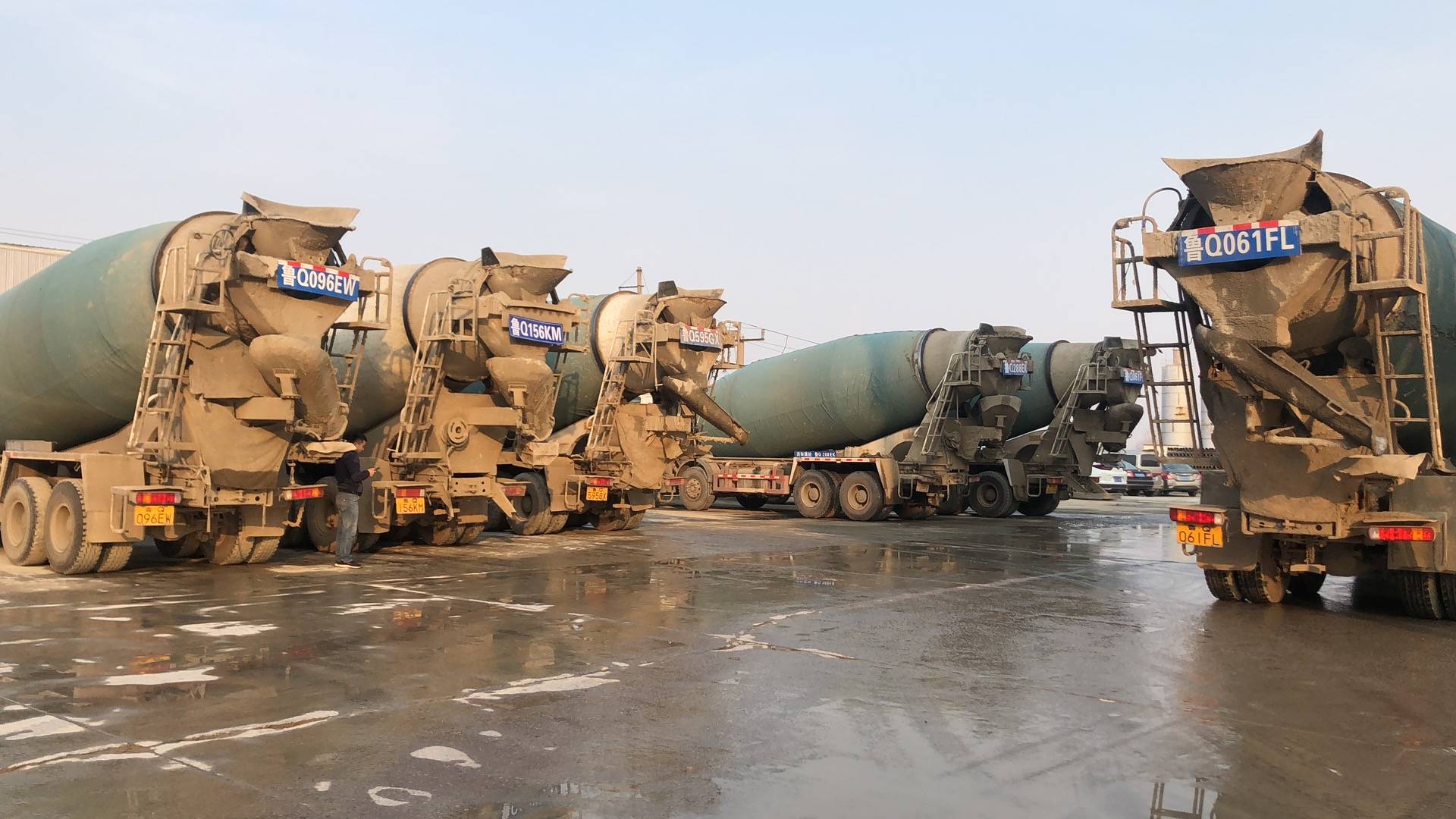 莒南交警对辖区工程车实行"户籍化"管理_车辆