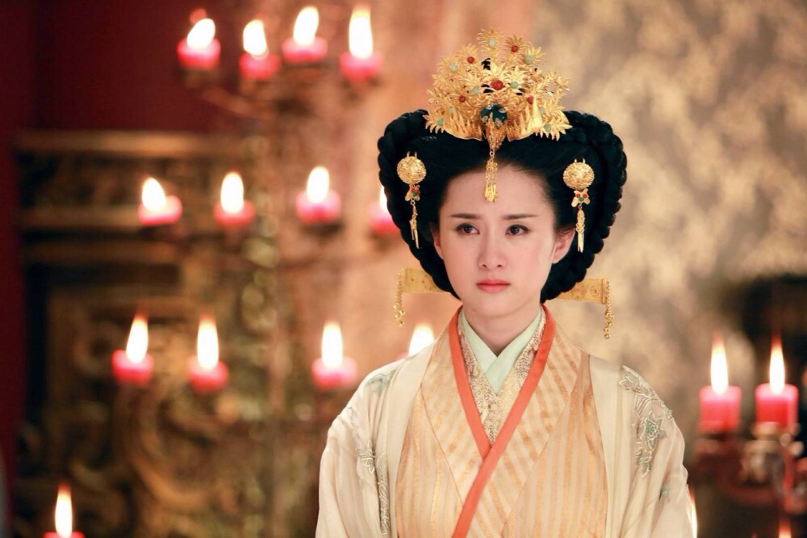 农家妇女,目不识丁,家事单薄,祖宗十八代都是槐里(今陕西省兴平县)人