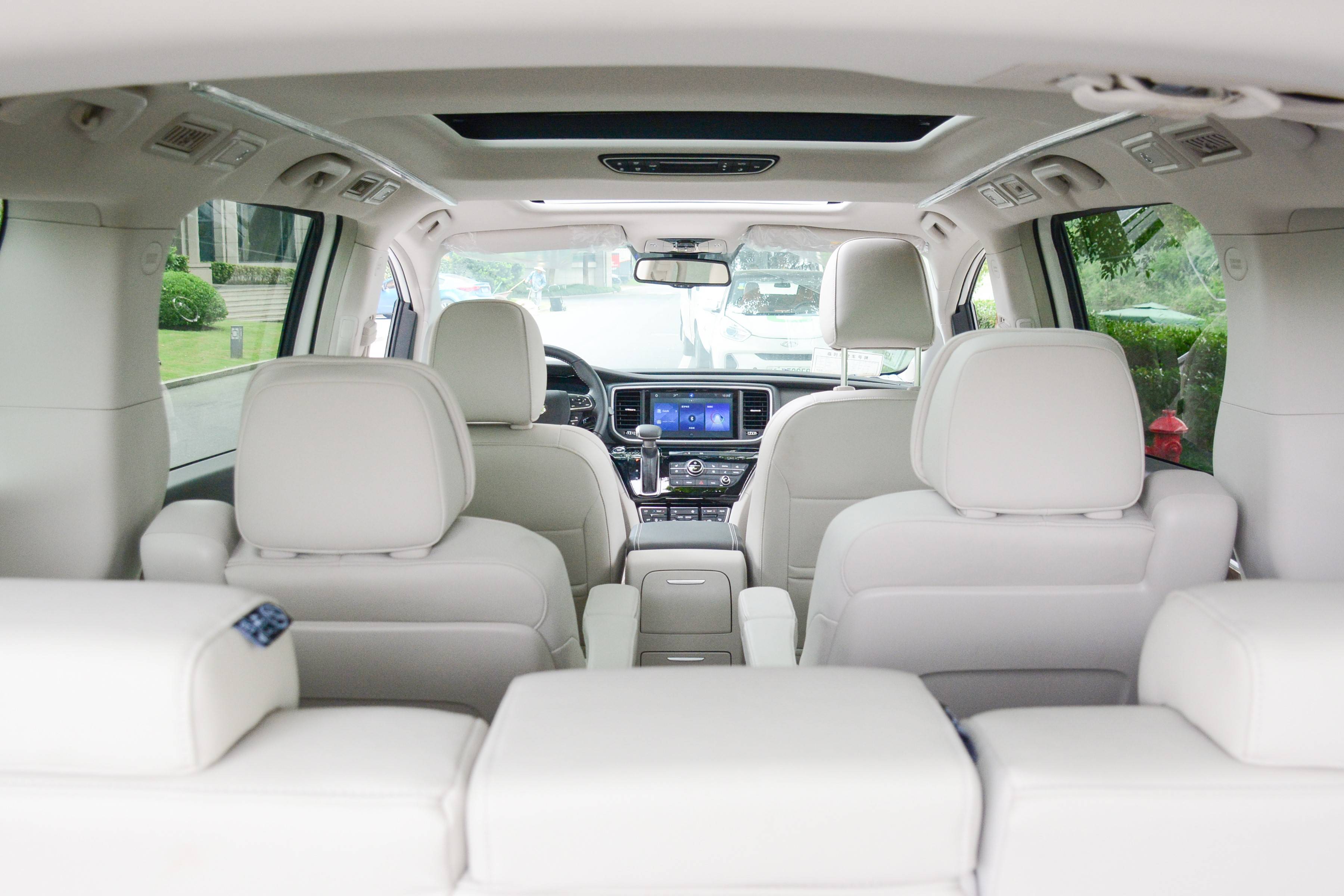 全新传祺m8 中国豪华商务mpv创领者 迎天下 自从容