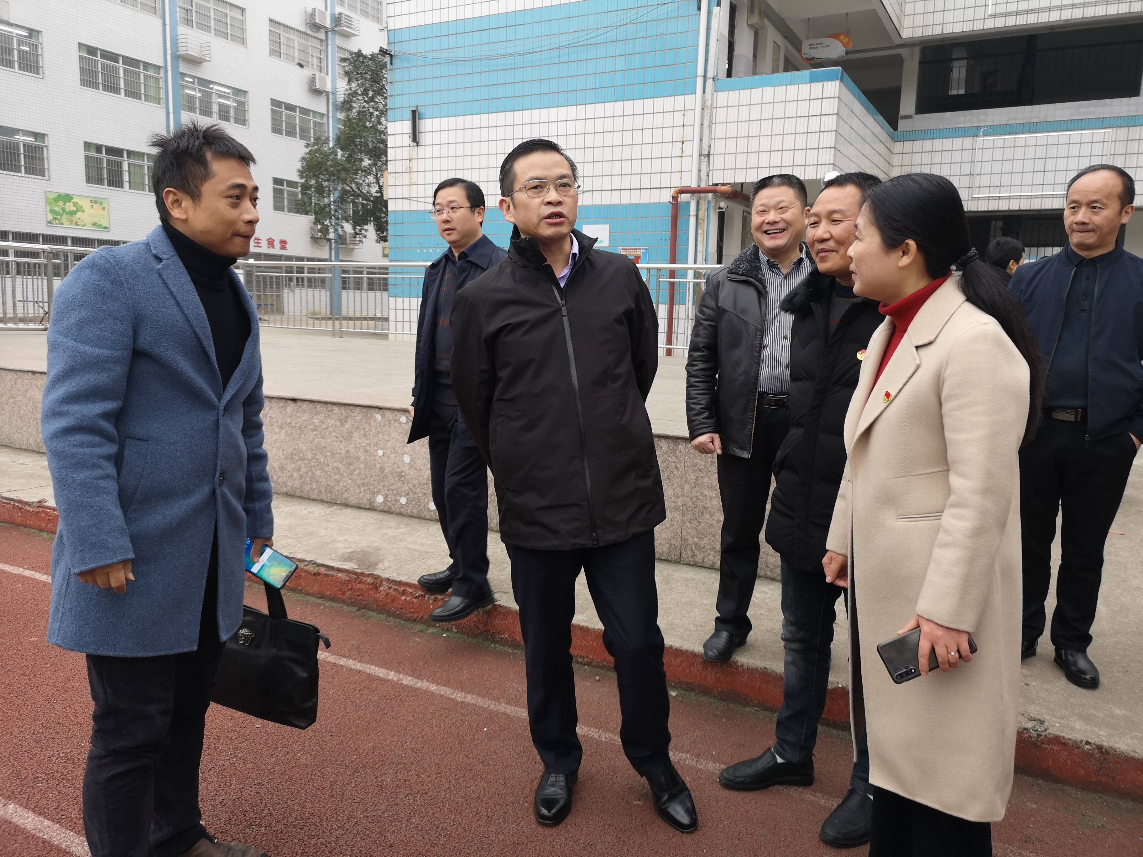 岳塘区委书记陈爱民调研薄弱学校标准化建设工作_手机搜狐网