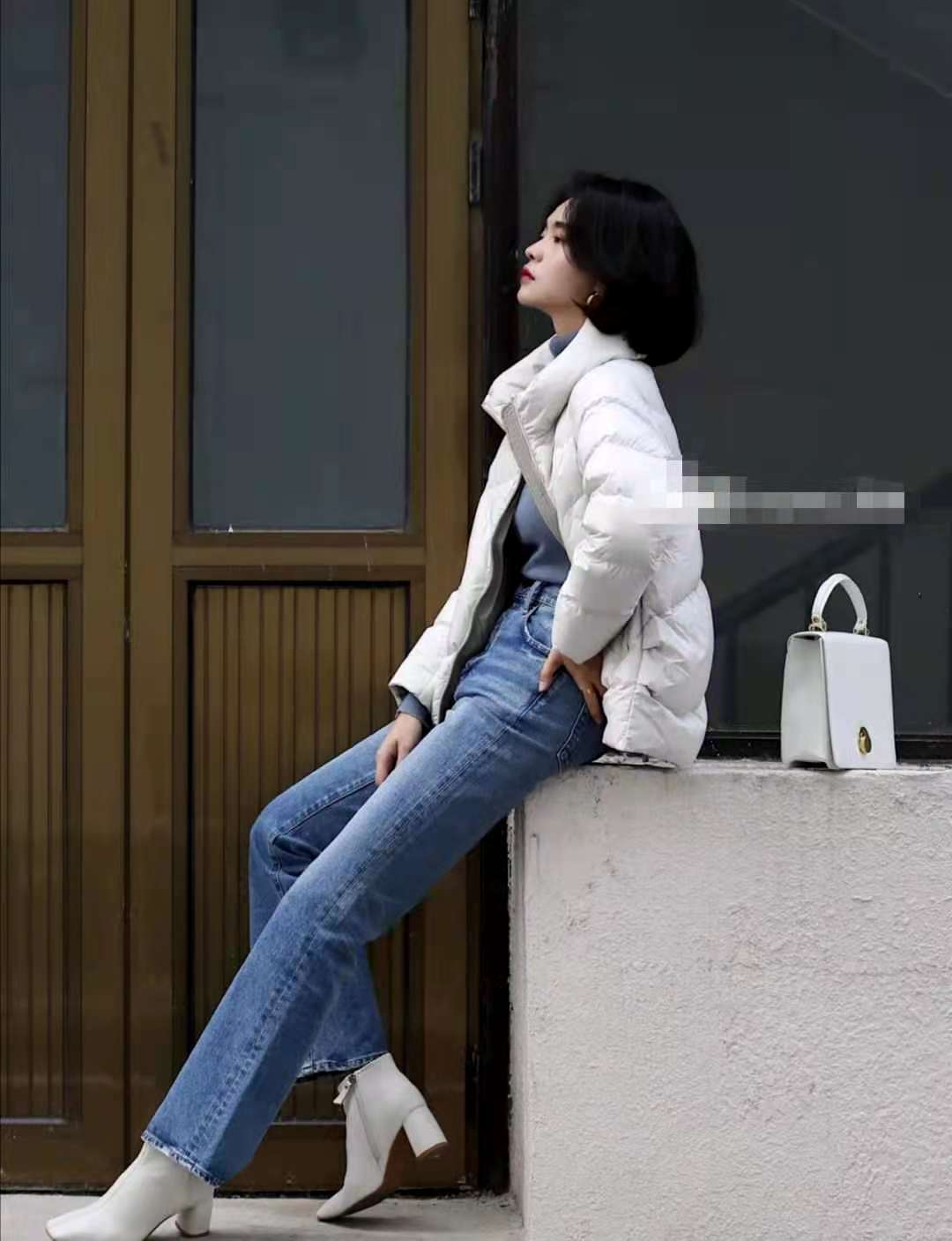 白色短款羽绒服怎么搭配好看_手机搜狐网