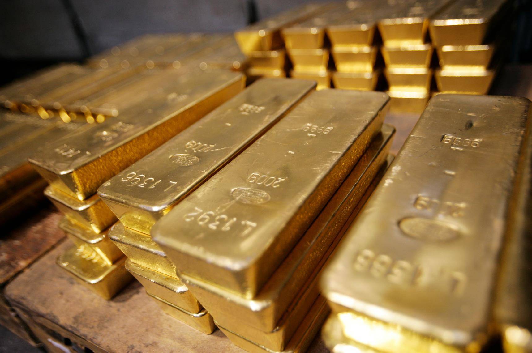 卡扎菲被杀死后,百亿美元遗产下落曝光,美警告:立即交出来!