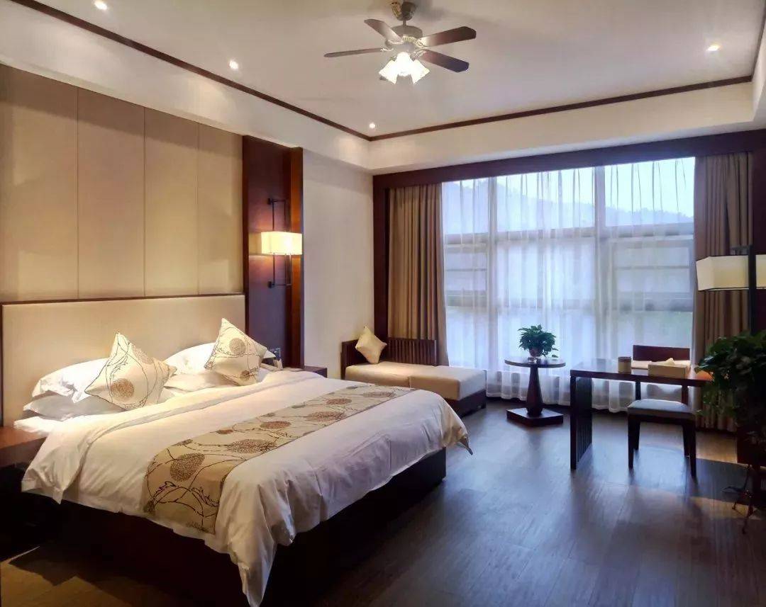 冬天里的第一次温泉铜鼓汤里森林温泉自驾游