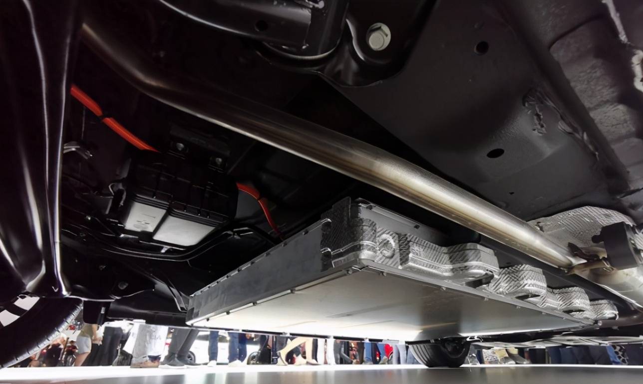 比亚迪又来秀肌肉了秦plus登场43的热效率油耗38l