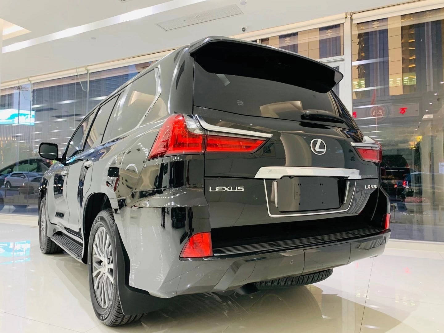 雷克萨斯lx570现车报价 八座凌志国六suv