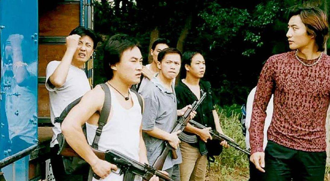 90年代的悍匪鹿宪洲:第一个在北京抢劫银行运钞车,6个月劫3次