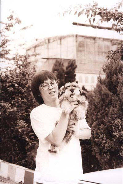 小时候的张雨生并没有将精力投入在学习上,他一直在追求自己所喜爱的