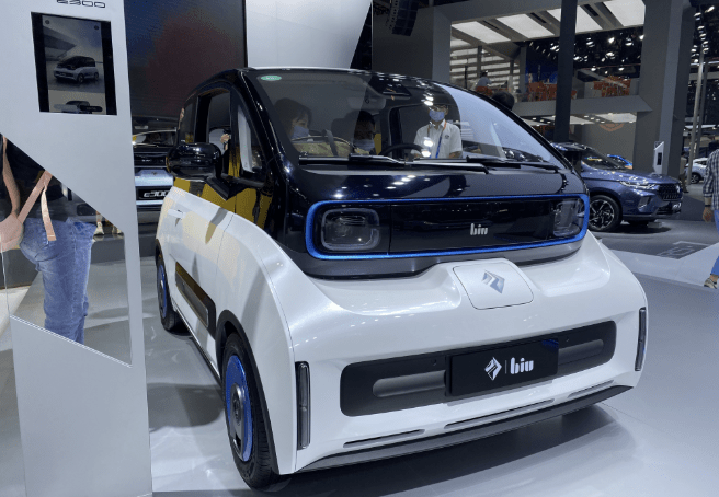 女性专属电动车宝骏e300小biu外观小巧可爱658万起售