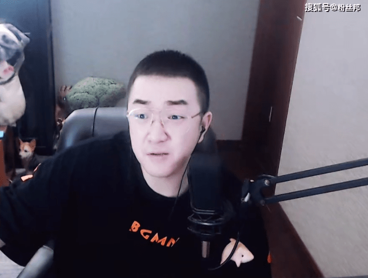 囧囧丸新大哥身份揭晓,玩4年yy从未输过,符合条件只有"团座"