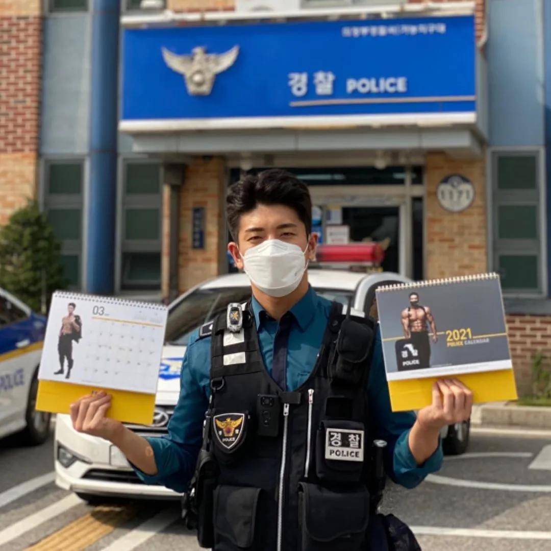 韩国肌肉警察常年健身体脂78块腹肌大长腿超级暖男