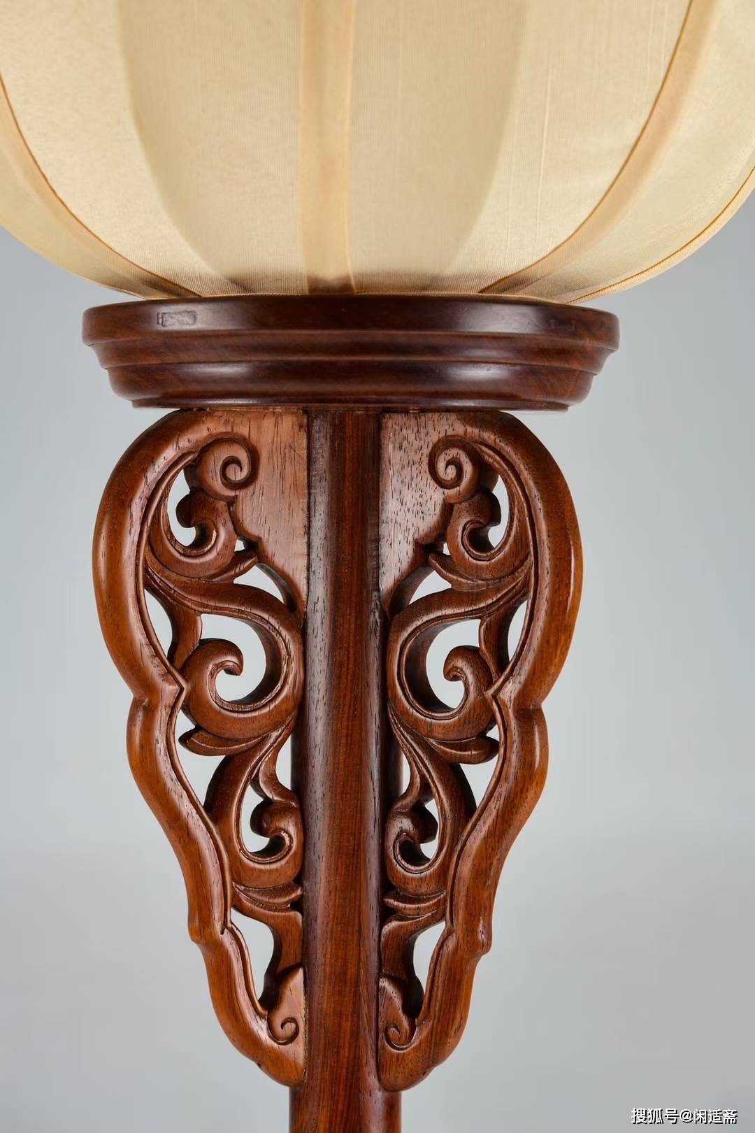 【越黄中式落地灯】 规格:187*38cm 我国宫灯的使用,始于皇家建筑