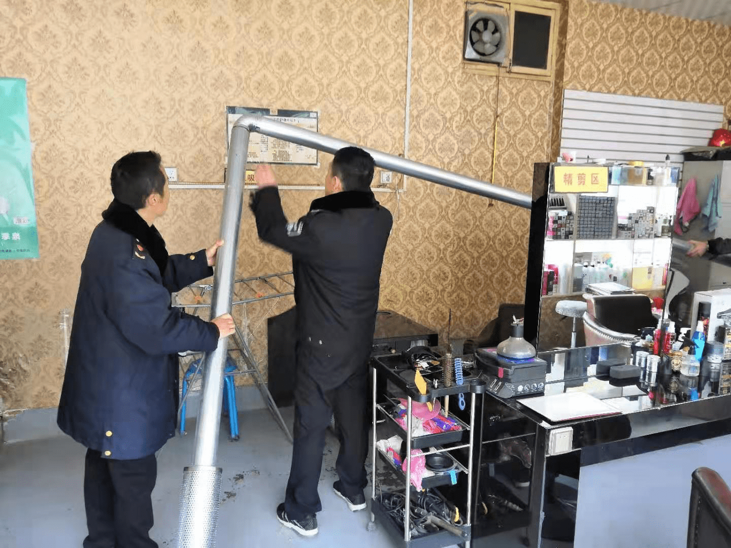 大荔县开展违规燃煤设施整治联合执法行动_手机搜狐网
