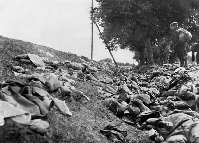 俄波战争中,戴高乐上尉如何打败苏联元帅?两人是患难之交的狱友