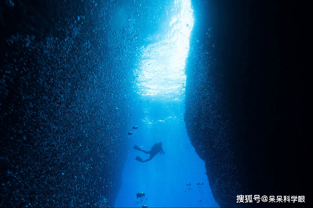 汤加海沟图片