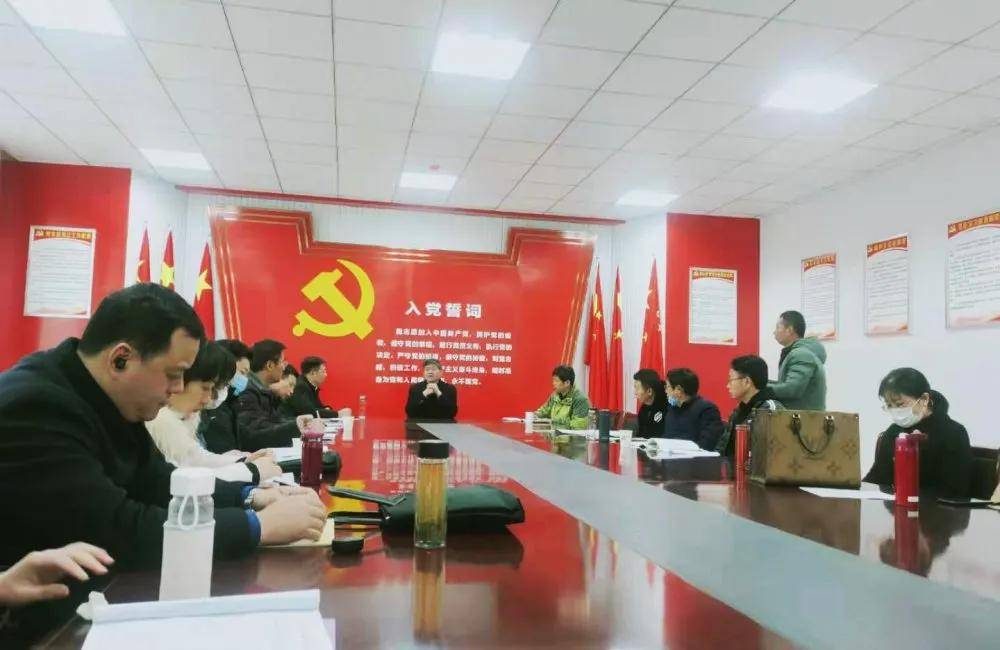 12月7日,由文通中学常务副校长龚鹏程带队的交流团赴南通紫石中学进行