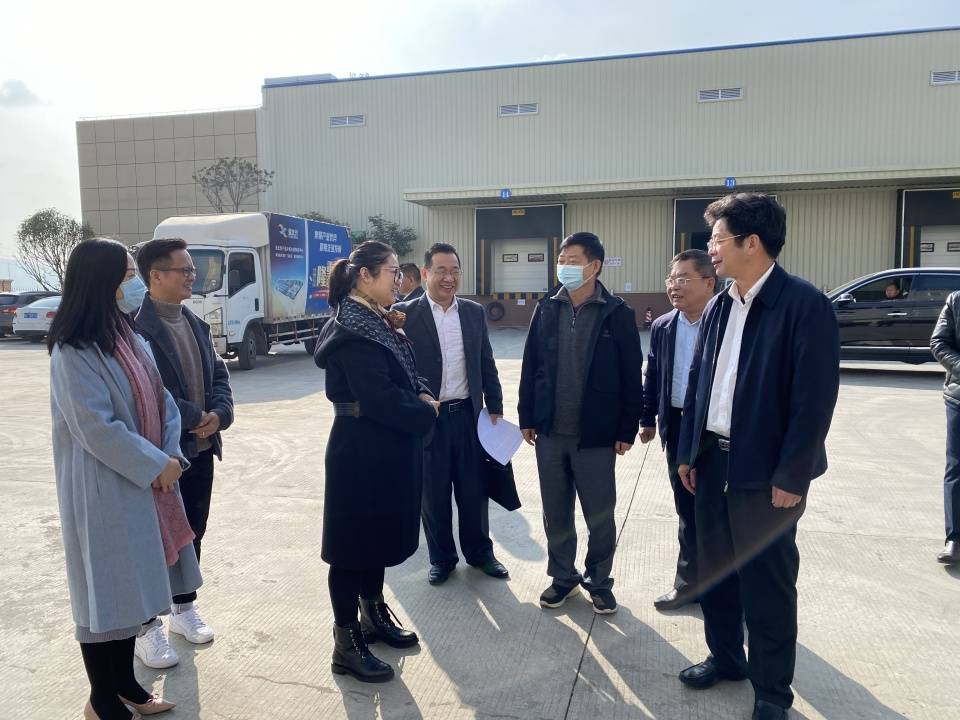 广东省广播电视局局长刘小毅莅临广东省曲江消费扶贫双创基地调研