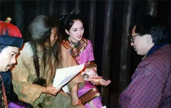 周星驰审死官中七位演员已不在最后两位上个月刚离开