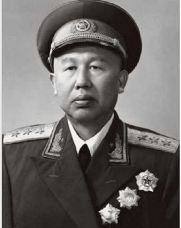 王琤将军图片