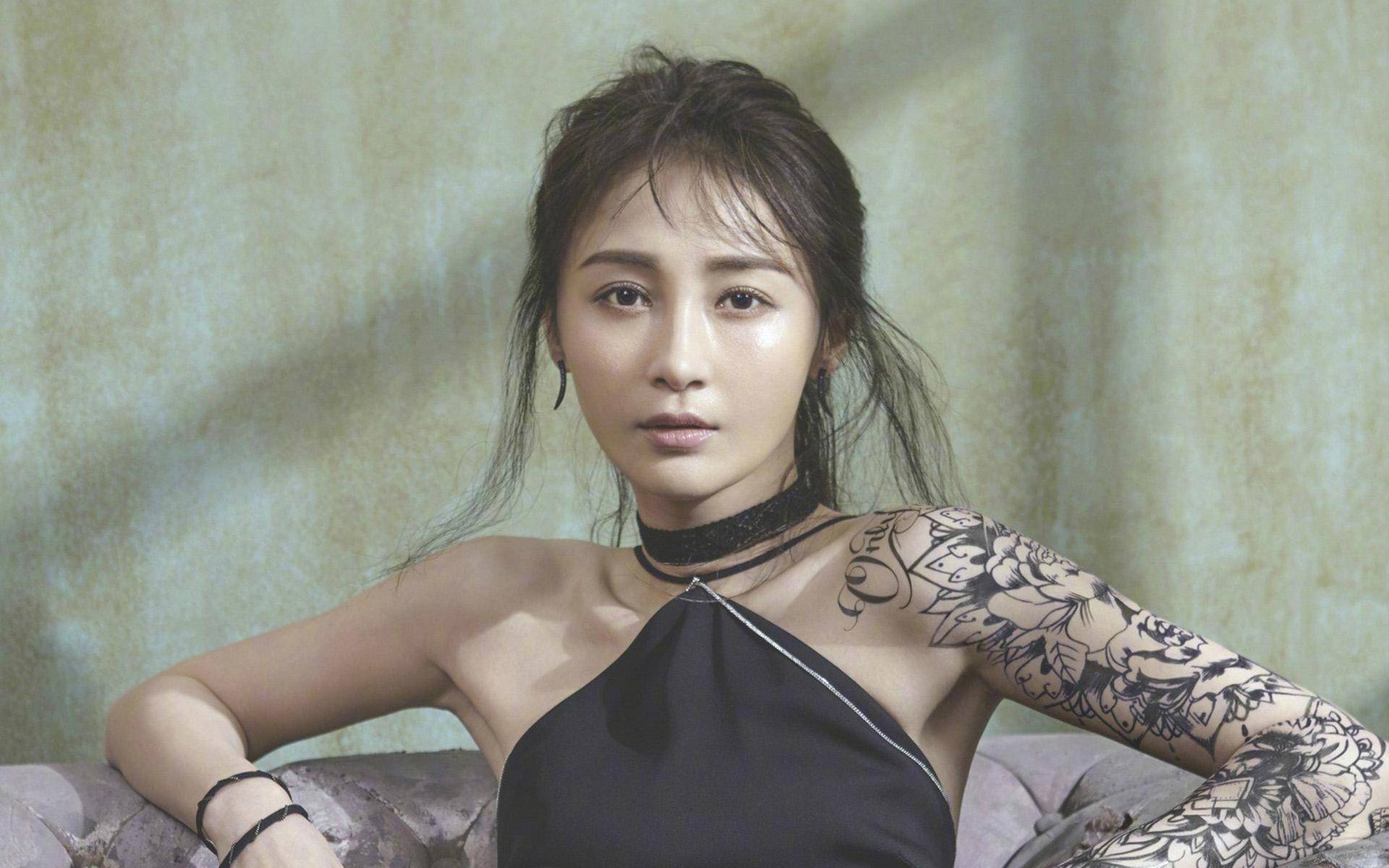 38岁姚笛依旧美艳性感可惜当年走错路如今已无人问津