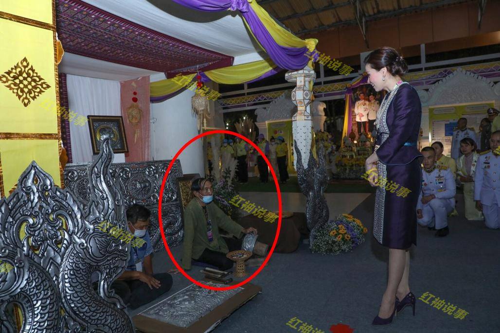 原创42岁苏提达逛街排场大导购全程跪地服务好像古代皇后出巡