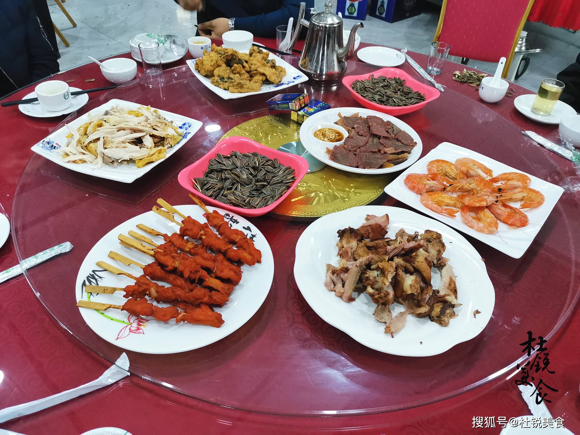 晒农村500一桌的宴席网友这太实惠了在城里得1千多