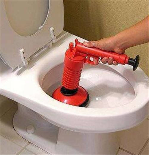 马桶堵了如何自己快速疏通这几个妙招有必要收藏一下