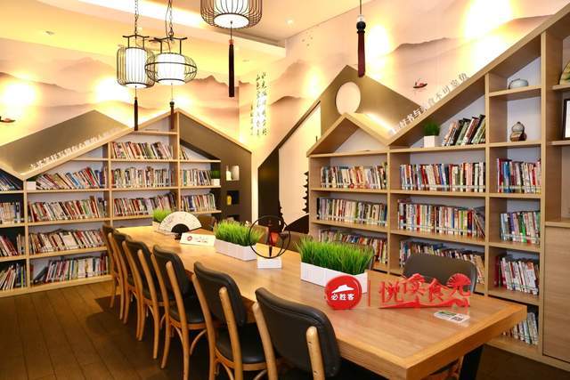浙江首家必胜客"悦读食光"主题餐厅,在书香文化里尽享美味