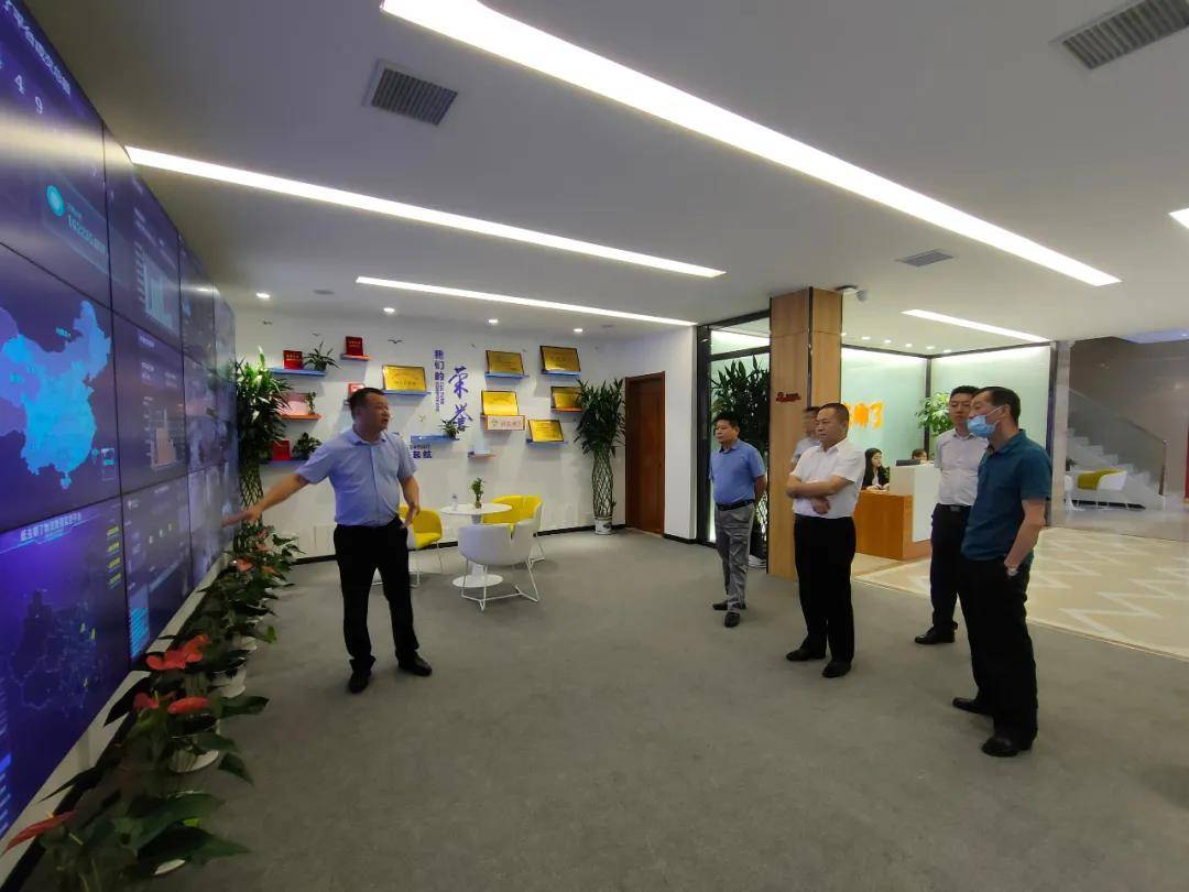蚌埠市人民政府副秘书长李晓,蚌投集团董事长汪支边莅临纸去哪了参观