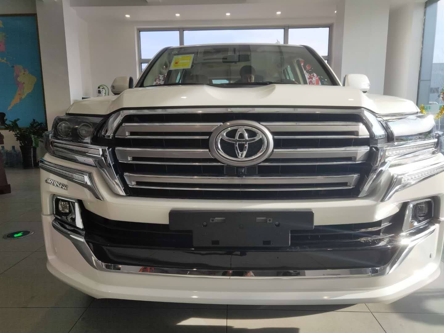 2020新款丰田酷路泽4000惠民低价匹配性能