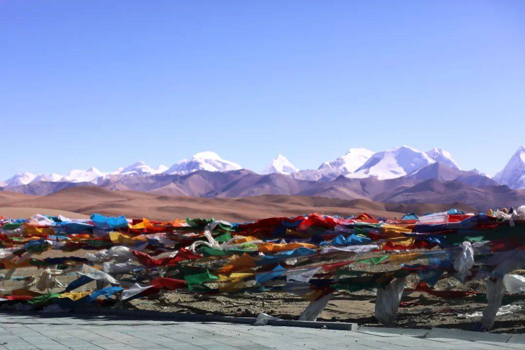 西藏绝美的隐世之地！与世无争的临湖小村庄，仅200多人口