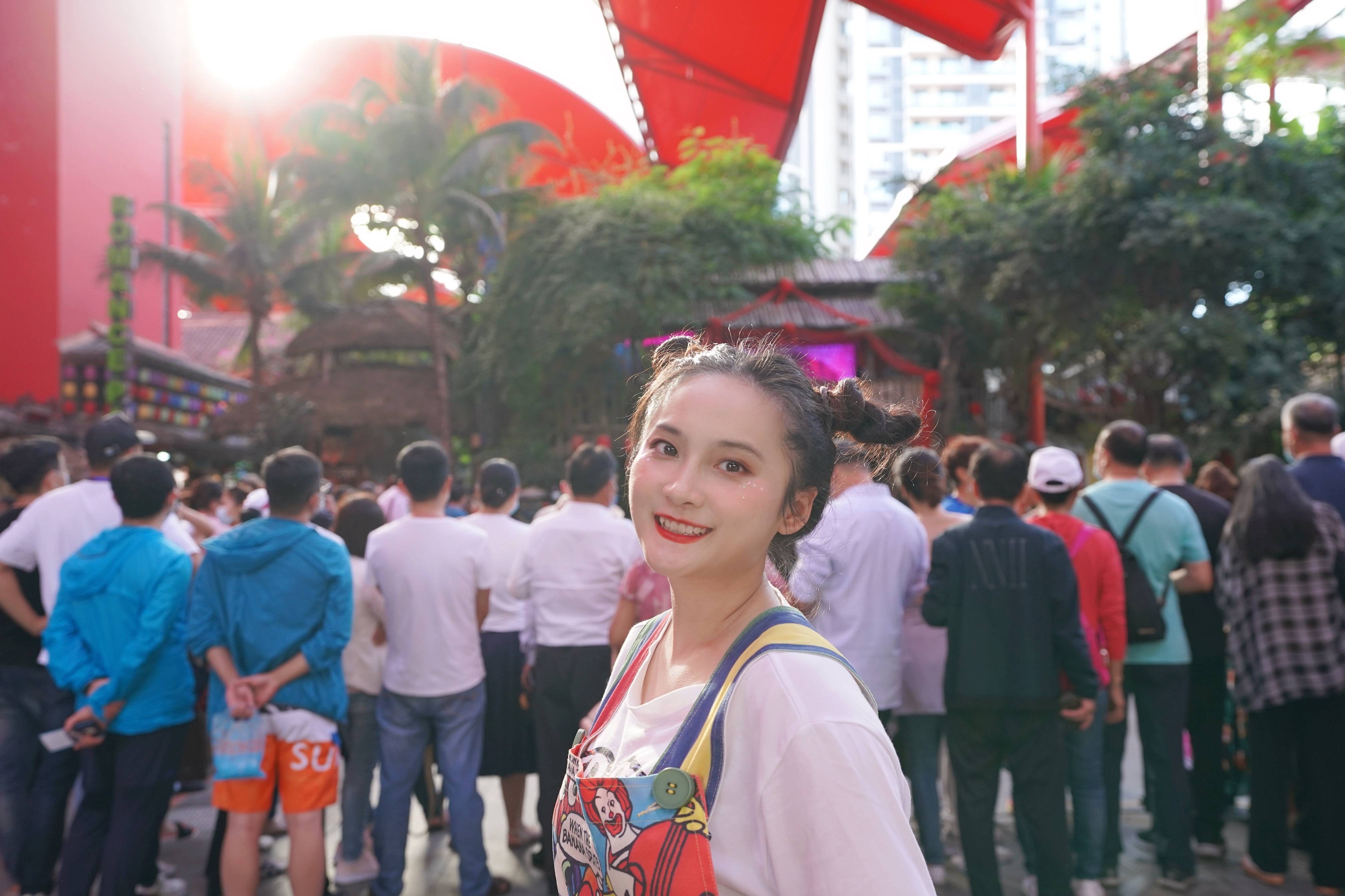 三亚必去美女云集景点!来看三亚的小蛮腰吧!_海南