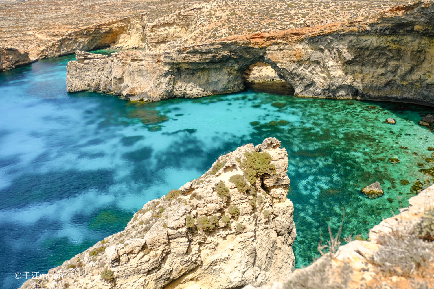 这个不到4平方公里的地中海小岛，有着绝美的海岸线！