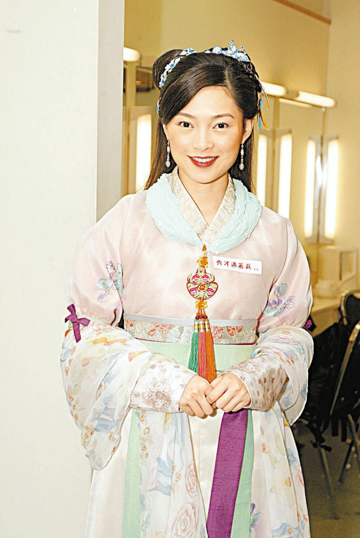 郭晋安41岁妻子晒健身照,川字腹肌抢眼,结婚14年仍冻龄如少女_欧倩怡