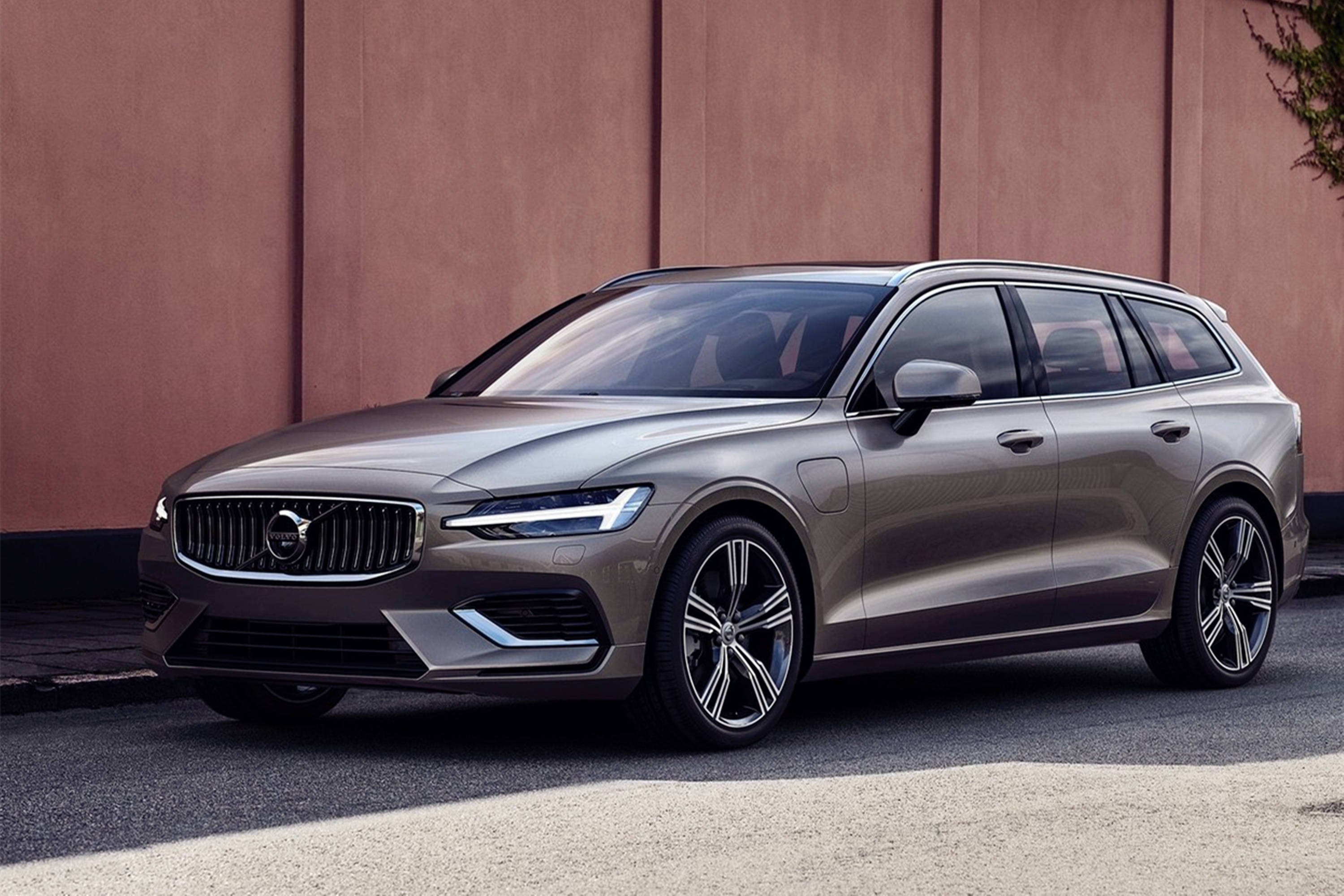 操控比suv好,空间媲美mpv!这些车适合年轻人_旅行车