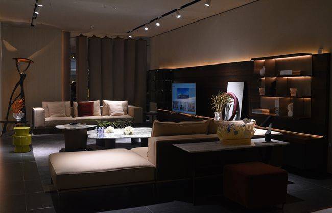 作为宸林家居旗下高端现代家具品牌,和信国际是一家源于对行业现状