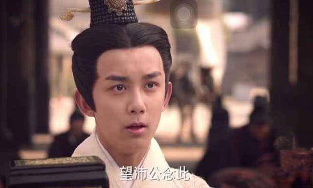 子婴投降秦朝是个尚武的国度,军队的倒下意味着帝国的衰落,秦朝就像病