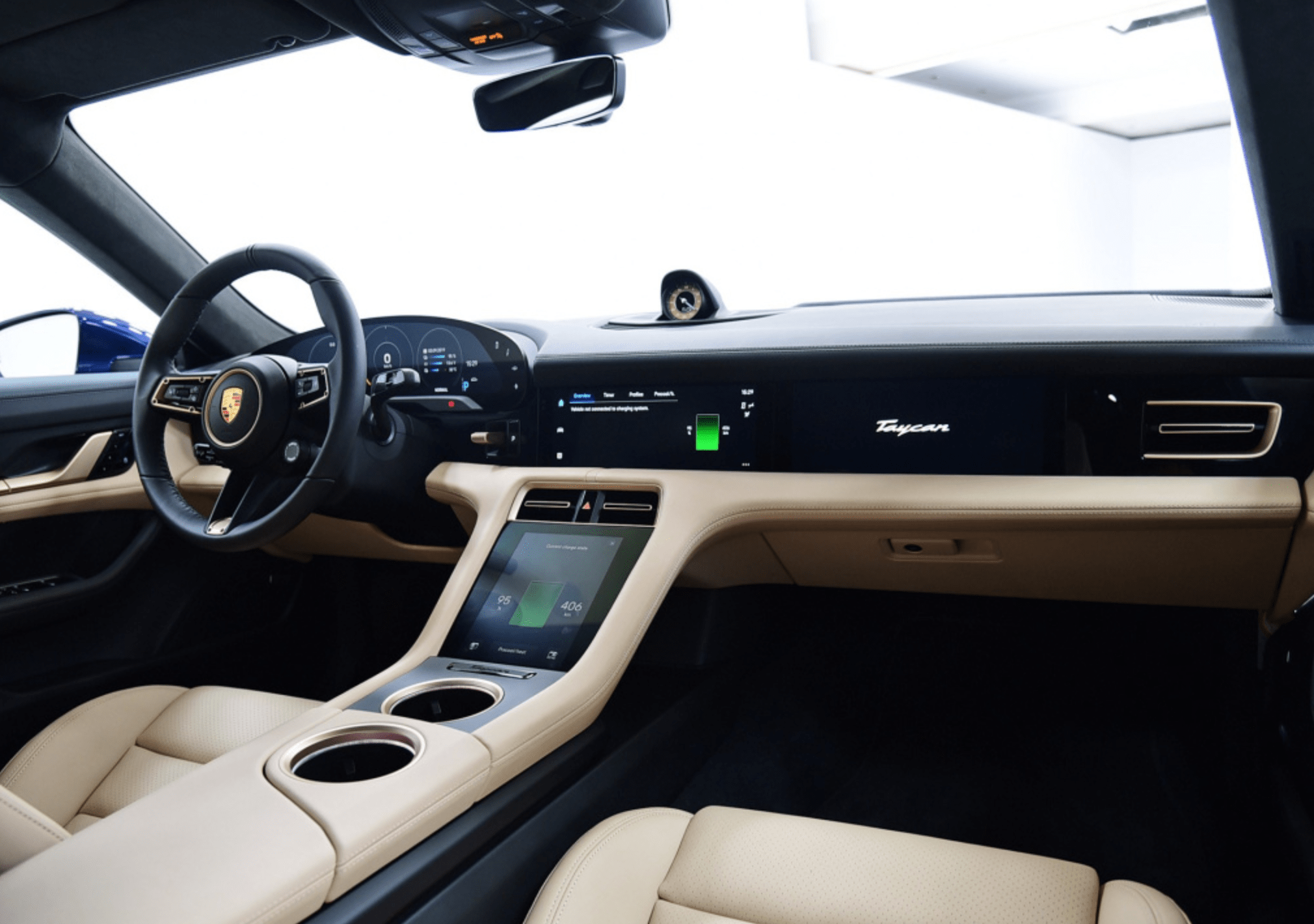 基础版taycan为后驱车型,但它也提供了两种电池版本