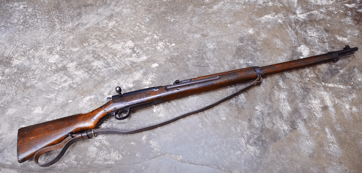 广为流传的,关于日军拼刺刀退子弹的原因就是,这三八大盖的穿透力强