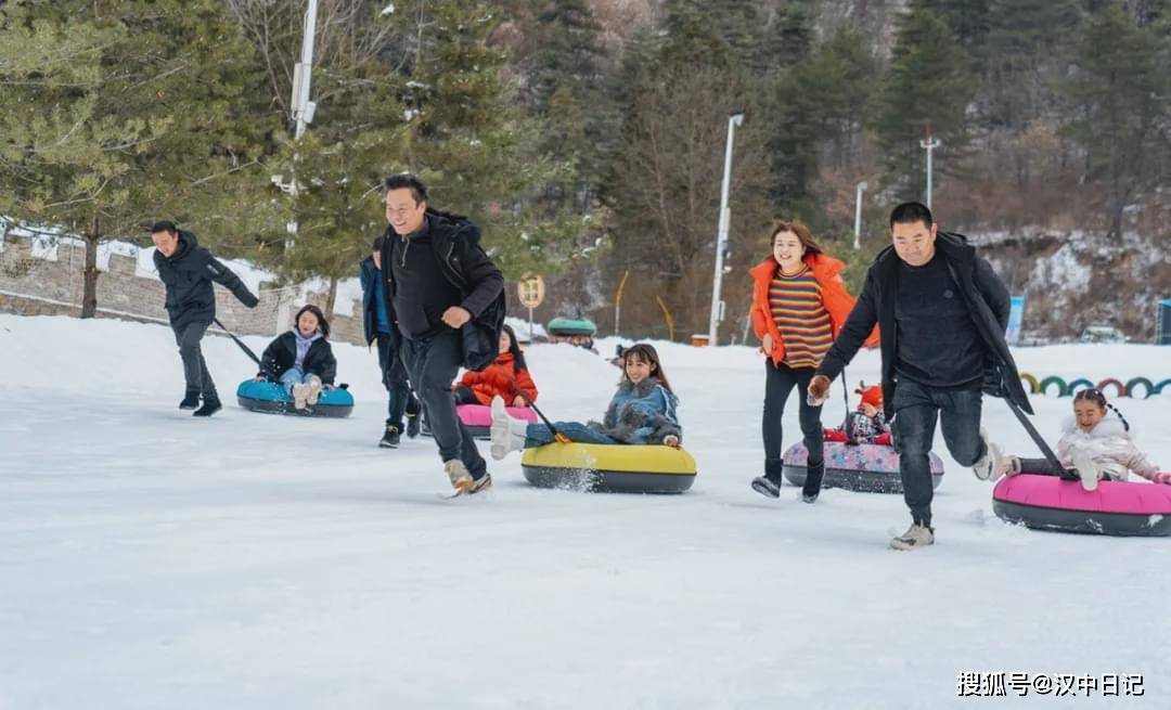 秦岭雪乡|看社火、赶小集、嬉雪逐冰，秦岭最好玩的滑雪场开园啦！