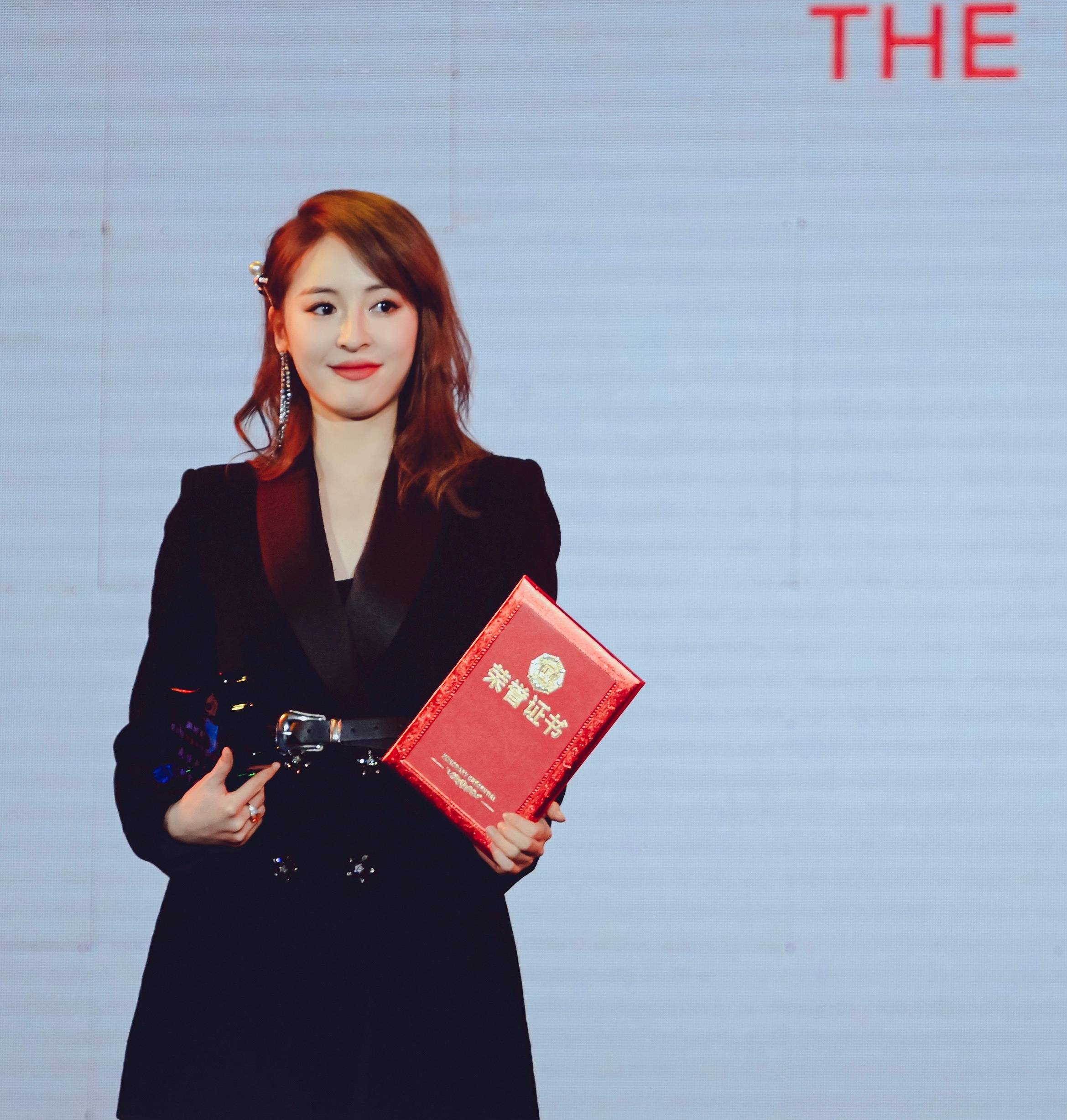 刘雪婧携原创单曲《修一修》斩三项音乐大奖 感恩舞台初心不忘_手机