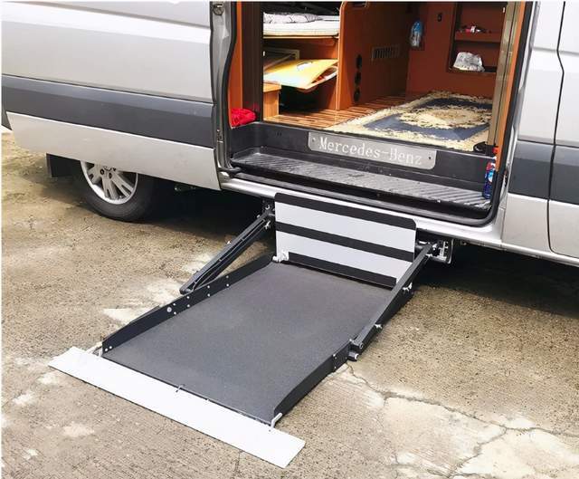 威霆gl8埃尔法轮椅升降平台商务车房车载侧门用轮椅升降机